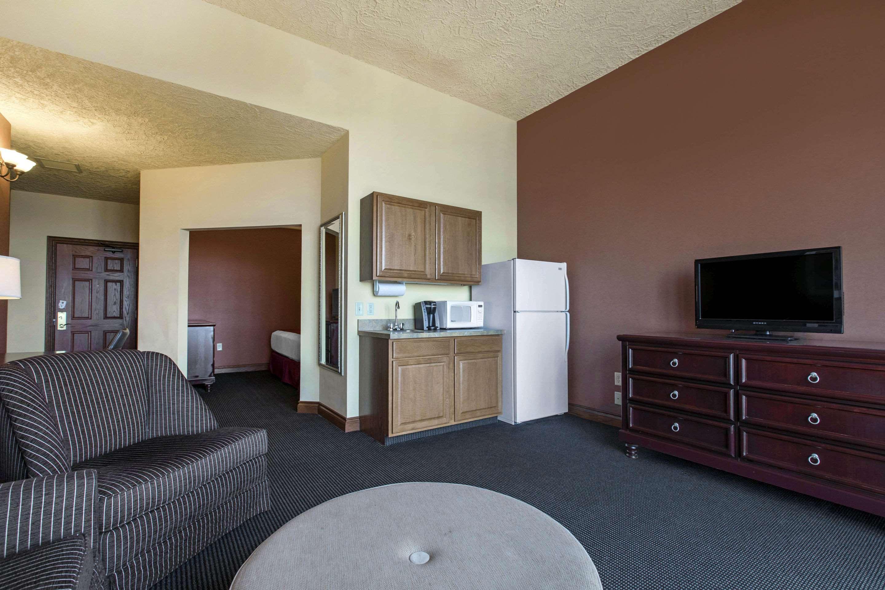 Shoreline Inn & Conference Center, Ascend Hotel Collection Muskegon Exterior photo