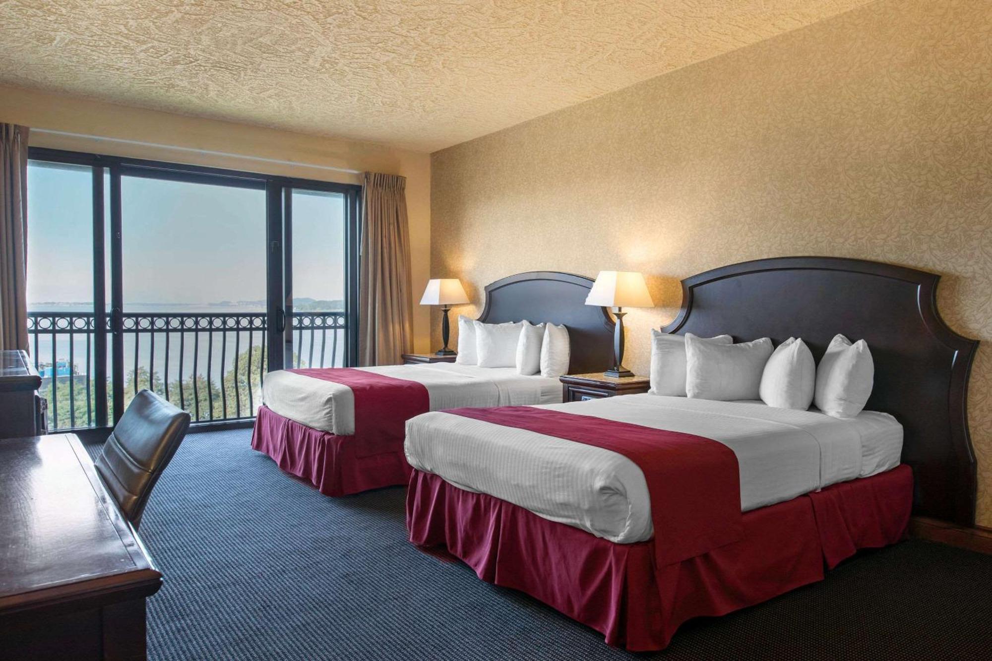 Shoreline Inn & Conference Center, Ascend Hotel Collection Muskegon Exterior photo
