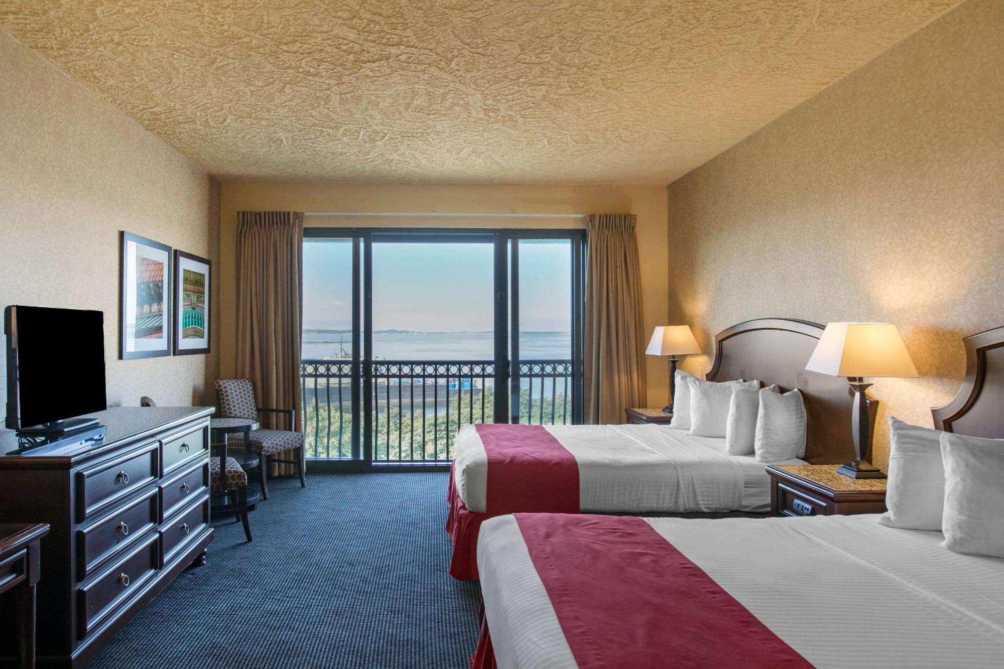 Shoreline Inn & Conference Center, Ascend Hotel Collection Muskegon Exterior photo