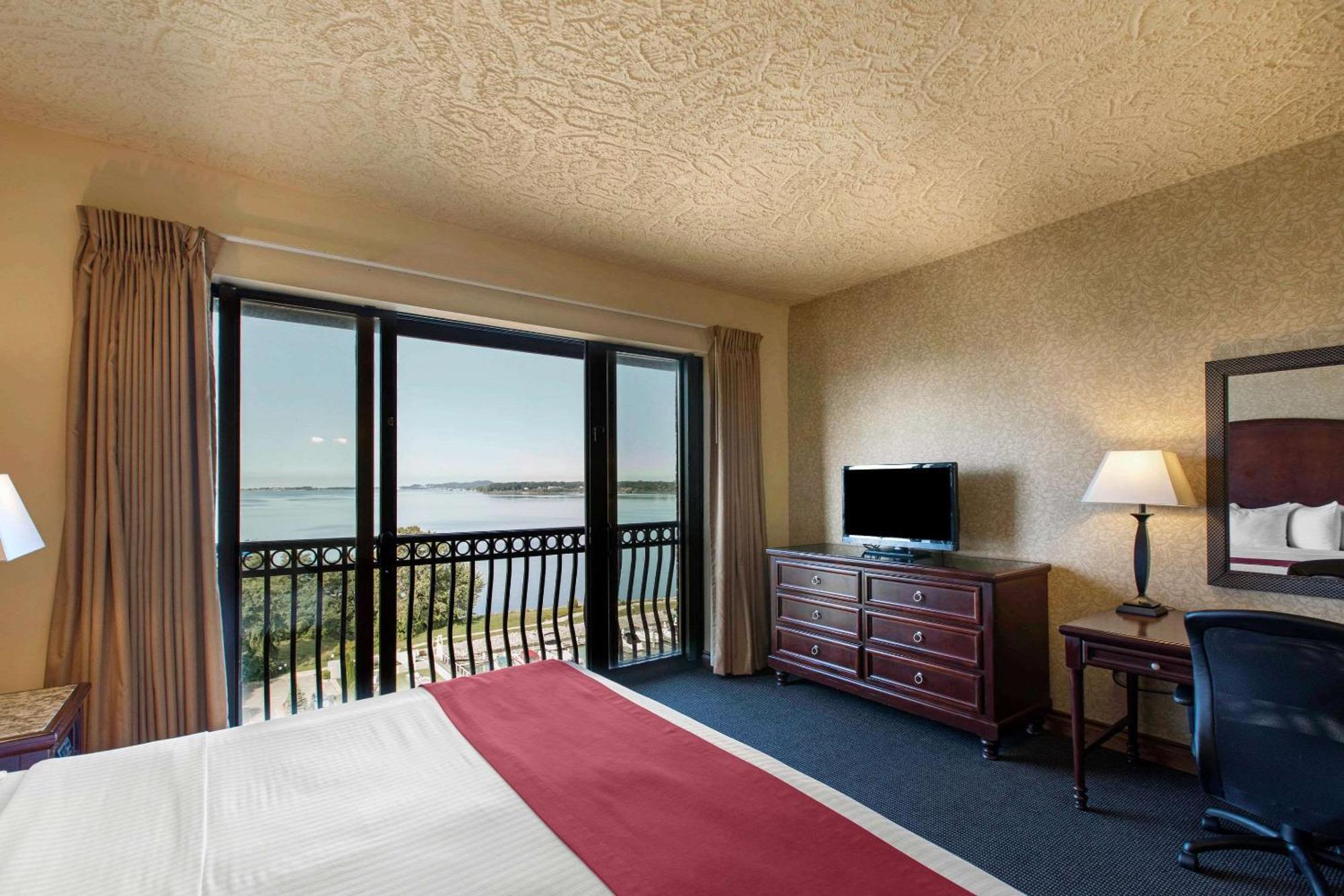Shoreline Inn & Conference Center, Ascend Hotel Collection Muskegon Exterior photo