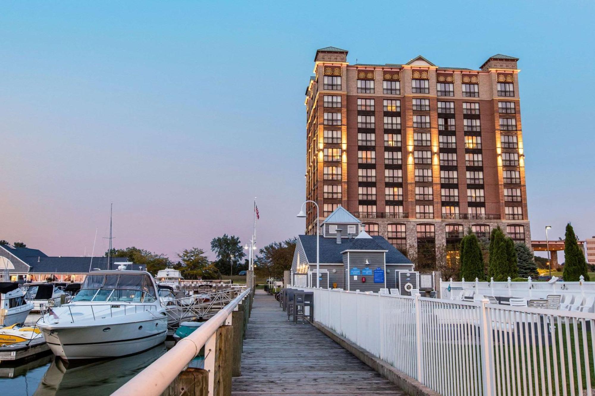 Shoreline Inn & Conference Center, Ascend Hotel Collection Muskegon Exterior photo